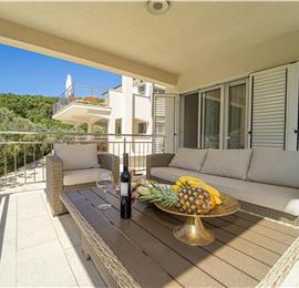 6 Bedroom Beachfront Villa with Heated Pool near Vela Luka on Korcula Island, Sleep 12